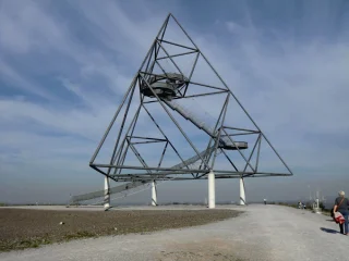 tetraeder_Sommer.webp